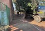 Sem água há um mês, moradores das Ilhas, em Porto Alegre, enfrentam dificuldades na limpeza das casas 