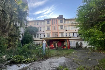 Terreno de antigo hospital Santo Antônio, no bairro São Geraldo, ainda aguarda licenças de novo empreendimento<!-- NICAID(15870181) -->