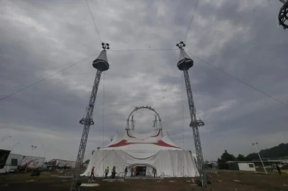 Porto Alegre, RS, Brasil, 22/05/2023 - Montagem do Mirage Circus em Porto Alegre - Foto: Lauro Alves/Agência RBS<!-- NICAID(15434944) -->