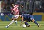 Na Europa, Inter tenta encaminhar acertos com Aránguiz e Luiz Adriano
