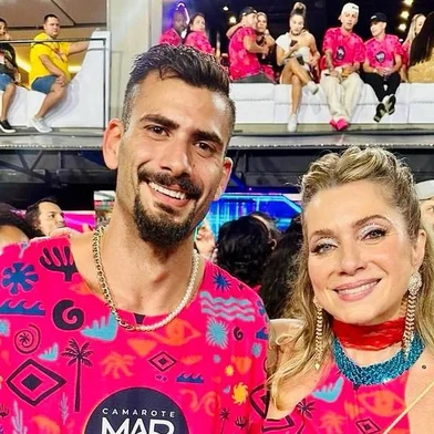 Letícia Spiller flerta com ex-BBB Nizam e web aponta suposto romance<!-- NICAID(15712108) -->