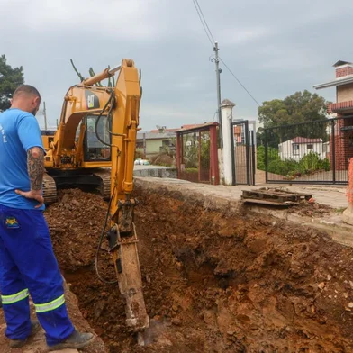Obra no Cidade Nova, em Caxias do Sul, foi retomada após sete meses de paralisação<!-- NICAID(15579128) -->