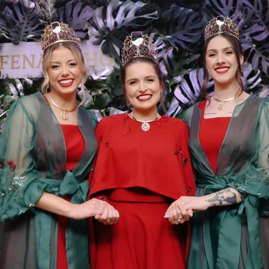 Soberanas da 20ª Fenavinho são oficialmente coroadas <!-- NICAID(15883403) -->