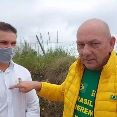 Luciano Hang e o prefeito de Bagé, Divaldo Lara, na eleição de 2020. Foto: Reprodução<!-- NICAID(15563278) -->