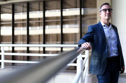 SÃO LEOPOLDO, RS, BRASIL, 22-10-2025: Professor Eduardo Senise fala sobre panorama e importância de Cursos Lato Sensu. Foto: Jonathan Heckler/Agência RBS<!-- NICAID(16151380) -->