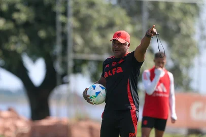 Roger Machado, técnico do Inter