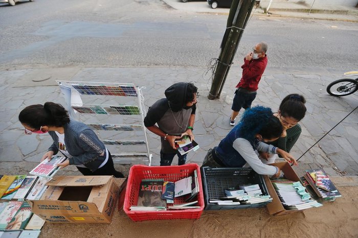 Ao todo, mil livros foram levados até o ponto da Avenida João de Oliveira Remião