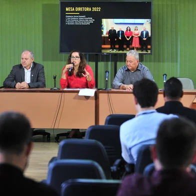 Presidente da Câmara de Vereadores de Caxias do Sul, Denise Pessôa (PT) durante apresentação do relatório de prestação de contas, em entrevista coletiva realizada na manhã de quinta-feira (29). De acordo com o resultado financeiro apresentado, o balanço da receita de 2022 permitirá à Câmara realizar a devolução de R$ 6 milhões ao Executivo.<!-- NICAID(15307575) -->