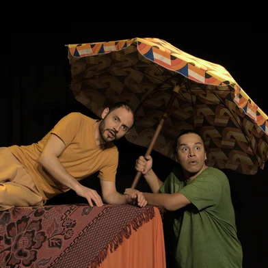No próximo final de semana, o projeto Teatro Para Todos apresenta mais uma temporada. Nesta etapa, o destaque é o espetáculo infantil "NoRedemoinho do Faz-de-Conta", da Companhia Tem Gente Teatrando. As apresentações ocorrem nos dias 14 e 15 de junho, às 16h, no Espaço Cultural Tem Gente Teatrando (Rua Regente Feijó, 37 – Bairro RioBranco).<!-- NICAID(16056805) -->
