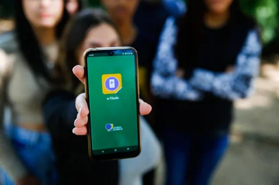Reportagem sobre engajamento dos jovens para as eleições de 2022. Baixo número de jovens retirou seu título de eleitor.<!-- NICAID(15091001) -->