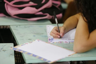 PORTO ALEGRE, RS, BRASIL, 20-10-2016: Projeto DG na Sala de Aula, na Escola Estadual Alcides Cunha em Porto Alegre (FOTO FÉLIX ZUCCO/AGÊNCIA RBS, Editoria de Geral).<!-- NICAID(12549356) -->