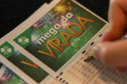 mega da virada brasil , apostas fim de ano , loteria federal , volante aposta , jogo de sorte , prÃªmio alto , dinheiro , caixa , nÃºmeros sorteio , concurso anual , tradiÃ§Ã£o nacional , expectativa coletiva , sonho milionÃ¡rio , renda extra , probabilidade , jogo oficial , papel loteria , economia popular , lazer financeiro , risco calculado , consumo popular , cultura brasileira , planejamento financeiro , dinheiro rÃ¡pido , apostas legais , cotidiano urbano , hÃ¡bito cultural , participaÃ§Ã£o popular , apostas fÃ­sicas , nÃºmeros marcados , sistema lotÃ©rico , esperanÃ§a coletiva , final de ano , sorte grande , economia domÃ©stica , jogos oficiais , aposta manual , loteria caixa , cultura popular , prÃªmio milionÃ¡rio , aposta simples , renda eventual , sorte nacionalFonte: 1845531339<!-- NICAID(16193394) -->