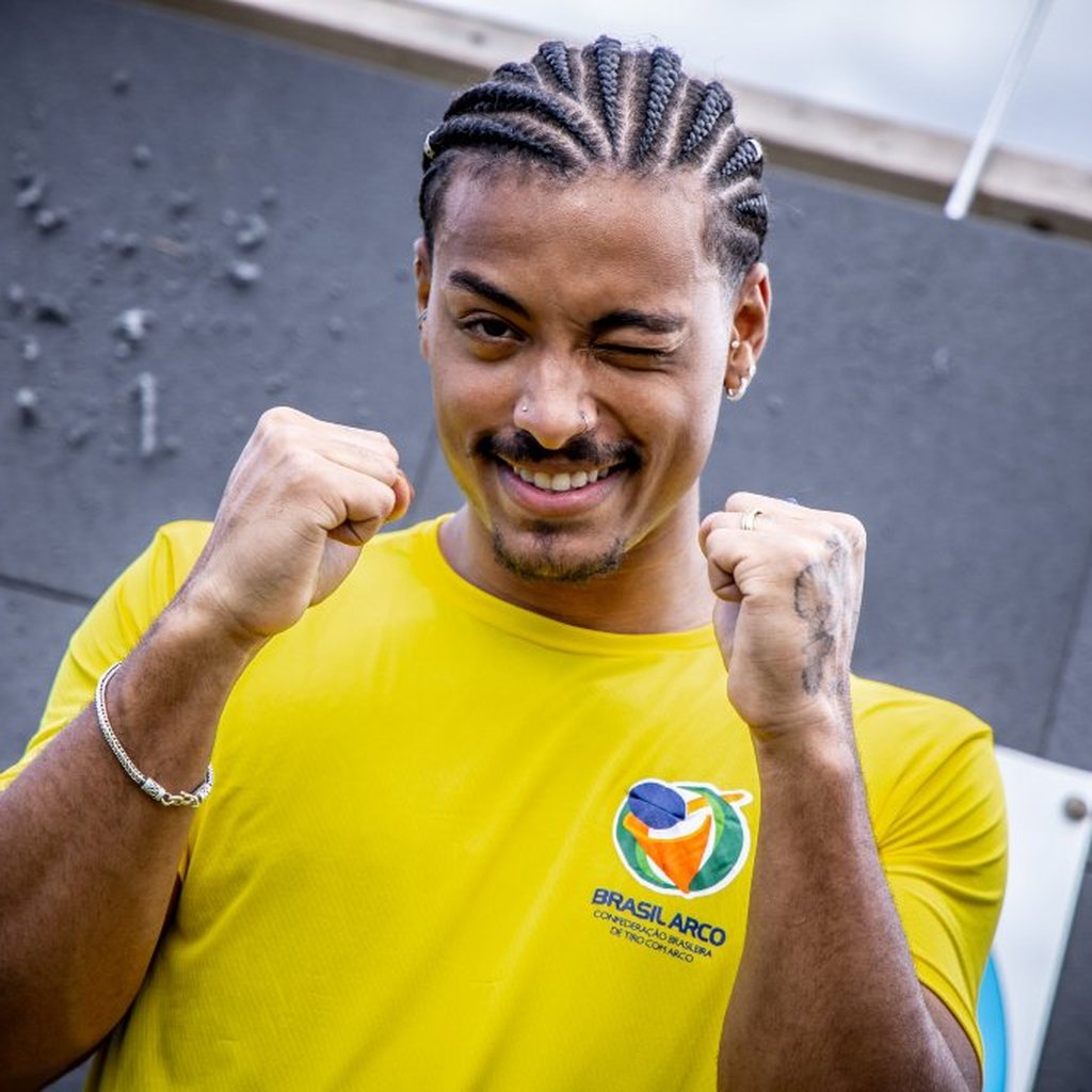 Thaisa comemora retorno à seleção brasileira de vôlei após cinco anos