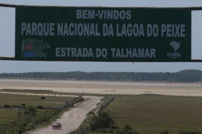 MOSTARDAS, RS - Seca castiga o Parque nacional da Lagoa do Peixe em Mostardas e Tavares.<!-- NICAID(15006439) -->
