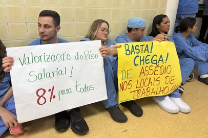 Trabalhadores da saúde paralisam atividades pelo segundo dia em o Fundo<!-- NICAID(16053182) -->