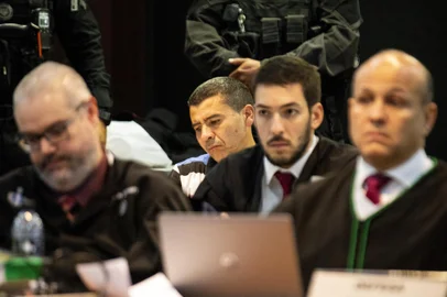 PORTO ALEGRE, RS, BRASIL, 01.07.2023: Quinto dia do julgamento do Caso Becker. Apresentacao da defesa de Bayard Olle Fischer dos Santos. Foto: Camila Hermes/Agencia RBS<!-- NICAID(15471643) -->