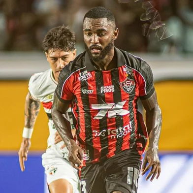 Lateral-esquerdo Ramon foi um dos destaques do Vitória