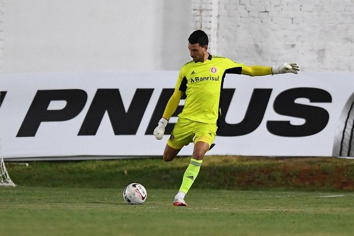 Keiller Conheça a história de Keiller, goleiro que cinco anos depois voltou a ...