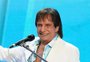 Roberto Carlos dá "bronca" e ameaça parar show em Recife: "Por favor, saiam daí"; veja vídeo