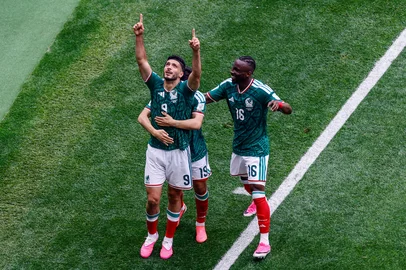 Mexico's forward #09 Raul Jimenez celebrates scoring his team's second goal during the 2026 World Cup Group A football match between Mexico and South Africa at the Mexico City Stadium in Mexico City on June 11, 2026. (Photo by Rodrigo OROPEZA / AFP)Editoria: SPOLocal: Mexico CityIndexador: RODRIGO OROPEZASecao: world championshipFonte: AFPFotógrafo: STF<!-- NICAID(16304672) -->