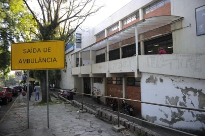 PORTO ALEGRE, RS, BRASIL, 15-05-2014. Paralisação de 24 horas dos municipários. Postão do IAPI (Foto: MARCELO OLIVEIRA)<!-- NICAID(10489900) -->