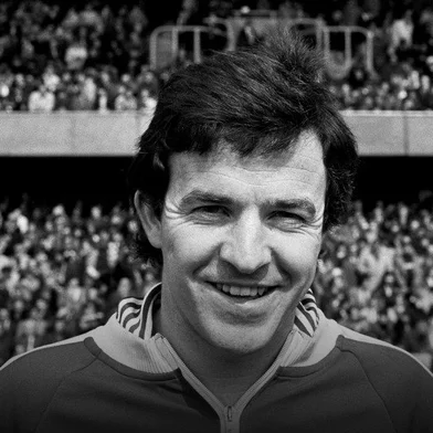 É com o coração partido que anunciamos o falecimento de John Robertson, lenda do Nottingham Forest e querido amigo.