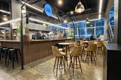 Operações gastronômicas O Tal Smash Burger e PF do Quinta no Quinta São Luiz, complexo no bairro Exposição<!-- NICAID(15459871) -->