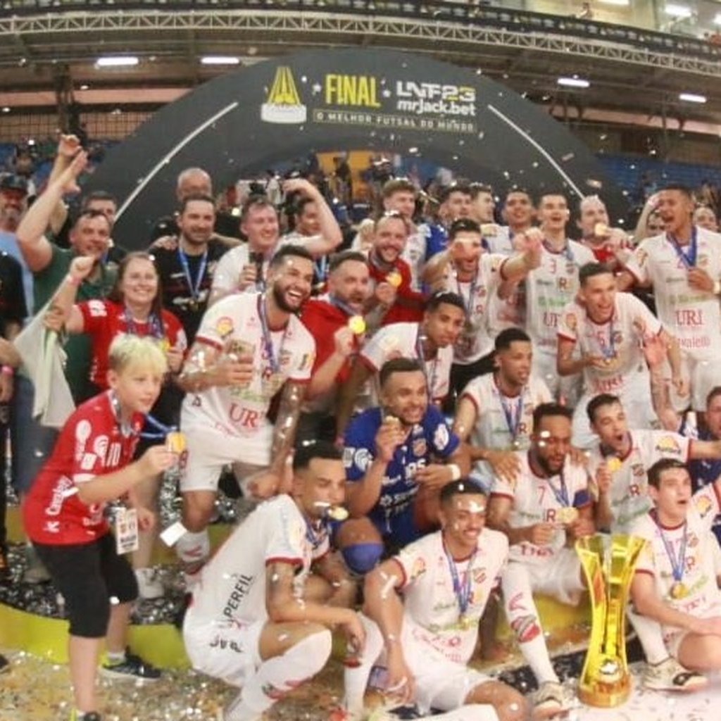 Atlântico vira nos últimos segundos e é campeão da Liga Nacional de Futsal