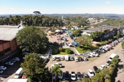 Mais de 10 mil pessoas são aguardadas no primeiro dia de Mostra Flores e Feira Agroshow<!-- NICAID(15372668) -->