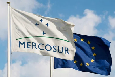 Mercosur and European Union FlagsFonte: 1846068163<!-- NICAID(16242984) -->