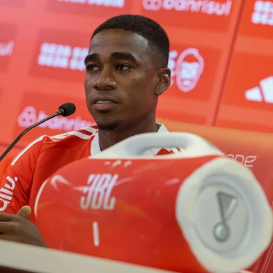 Inter apresenta zagueiro Félix Torres<!-- NICAID(16206924) -->