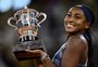 Gauff supera decepção em 2022 e se emociona com taça em Roland Garros: "Não achei que venceria"