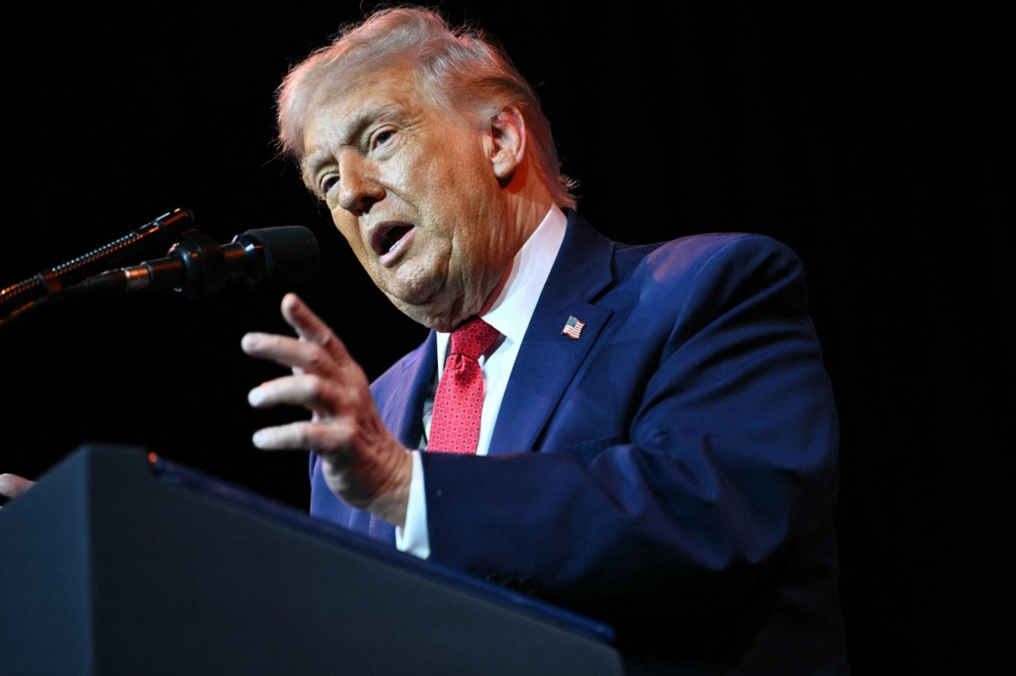 Trump anuncia contribui&ccedil;&atilde;o de US$ 10 bilh&otilde;es dos EUA para o Conselho de Paz