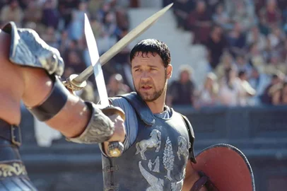 Cena do filme Gladiador (2000), com Russell Crowe. Direção de Ridley Scott.<!-- NICAID(14903548) -->
