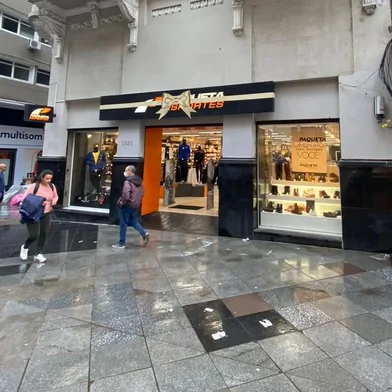 Paquetá Esportes no Centro<!-- NICAID(15175443) -->