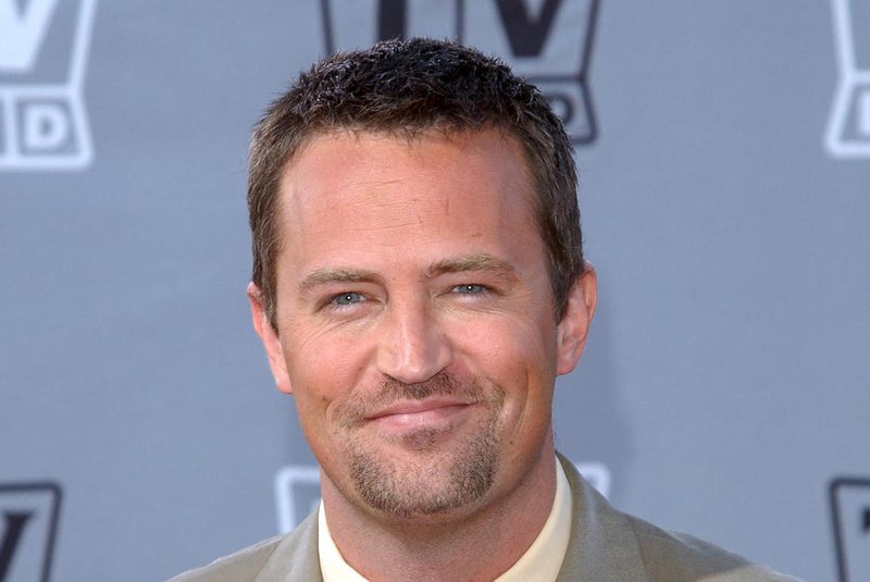 (FILES) Actor Matthew Perry attends the 2003 TV Land awards at the Palladium theatre in Hollywood on March 2, 2003. Matthew Perry, one of the stars of smash hit TV sitcom "Friends," has been found dead at his home, US media reported Saturday October 28. He was 54.Law enforcement sources told the Los Angeles Times that Perry was found unresponsive in a hot tub at his Los Angeles home.The LA Times and TMZ, which first reported the news, both said there were no signs of foul play, citing anonymous sources. (Photo by Chris Delmas / AFP)Editoria: ACELocal: HollywoodIndexador: CHRIS DELMASSecao: cinemaFonte: AFPFotógrafo: STF<!-- NICAID(15582831) -->
