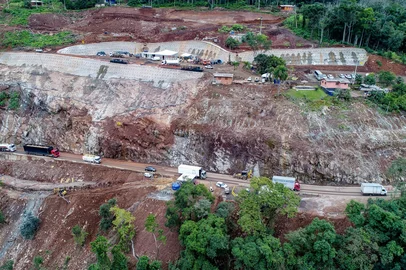 BENTO GONÇALVES, RS, BRASIL, 10/06/2025. Um ano de obras na BR470. (Neimar De Cesero/Agência RBS)<!-- NICAID(16056513) -->