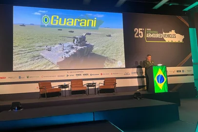Comandante do Comando Militar do Sul, General Hertz Pires do Nascimento em palestra na 25ª Conferência Internacional de Blindados, no Reino Unido - Foto: Comunicação Social CMS / Divulgação <!-- NICAID(15971399) -->