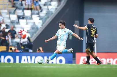 Lucas Uebel / Grêmio FBPA Gremio x Atletico-MGRS - FUTEBOL/CAMPEONATO BRASILEIRO 2026/GREMIO X ATLETICO-MG - ESPORTES - Lance da partida entre Gremio e Atletico-MG disputada na tarde deste domingo, na Arena MRV, em Belo Horizonte, valida pela Campeonato Brasileiro 2026. FOTO: LUCAS UEBEL/GREMIO FBPAEditoria: SPOLocal: Belo HorizonteIndexador: Lucas UebelSecao: futebolFonte: Gremio.netFotógrafo: Gremio x Atletico-MG<!-- NICAID(16346926) -->
