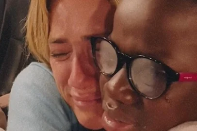 A atriz Giovanna Ewbank, esposa de Bruno Gagliasso, e a filha mais velha do casal, Titi, choraram após assistirem a live-action de "A Pequena Sereia". A emoção teria ocorrido devido à felicidade em ver a representatividade negra no longa, com o protagonismo da atriz negra Halle Bailey<!-- NICAID(15440334) -->