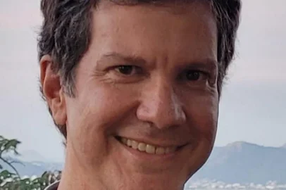 Gustavo Gonzaga, economista e professora na PUC-Rio. É especialista em mercado de trabalho e fala à coluna GPS da Economia sobre os efeitos da redução da jornada de trabalho de 48 para 44 horas semanais em 1988 e os impactos estimados do fim da escala 6x1.<!-- NICAID(16027326) -->