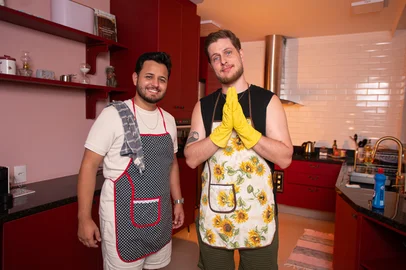 O cantor sertanejo Ruan Victor vive um dos momentos mais expressivos da sua carreira com o lançamento do single Peraí, parceria com Augusto Dávila, artista que ganhou projeção nacional após viralizar com a música Dona Chica. <!-- NICAID(16225279) -->
