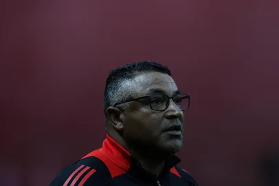 PORTO ALEGRE, RS, BRASIL, 21-09-2025: Grêmio x Internacional pelo Campeonato Brasileiro. O Grenal 448 é marcado pelo mau momento das duas equipes. Foto: Renan Mattos/Agência RBS<!-- NICAID(16129791) -->