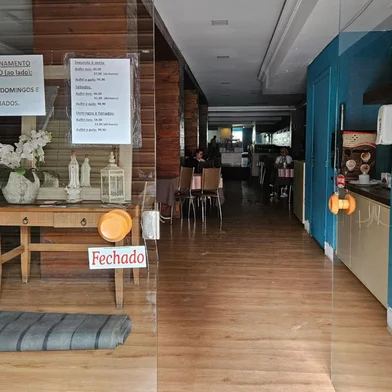 PORTO ALEGRE - Princípio de incêndio atinge restaurante na Avenida Getúlio Vargas, no bairro Menino Deus, <!-- NICAID(15976533) -->