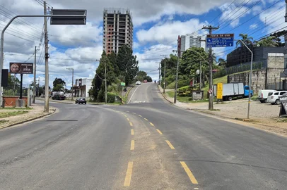 Implantação de rede de drenagem altera trânsito na Rua Ludovico Cavinato, em Caxias do Sul nesta sexta-feira<!-- NICAID(16142839) -->