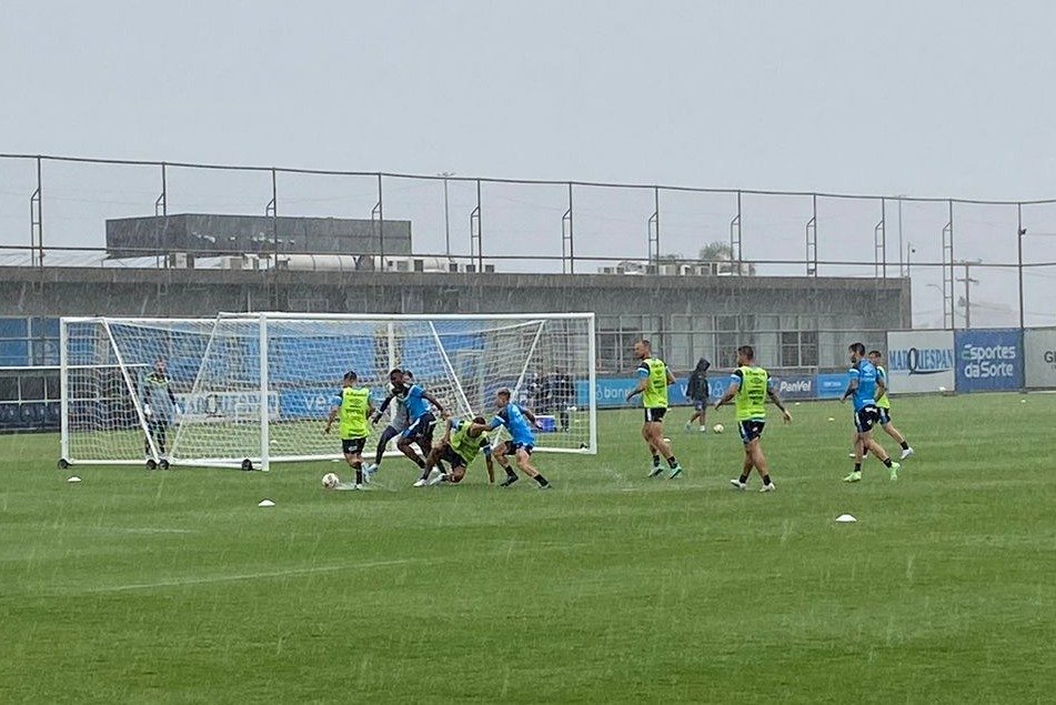 Treino do Grêmio é marcado por boa atuação de reforços