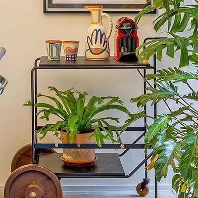 ideias de decoração e móveis para o cantinho do café, aparador, carrinhos, bandejas, canecas, cafeteiras, Desmobilia<!-- NICAID(15317230) -->