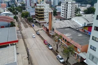 CAXIAS DO SUL, RS, BRASIL, 22/07/2025. Obras na Rua Dr. Montaury em Caxias Do Sul. (Neimar De Cesero/Agência RBS)<!-- NICAID(16085394) -->