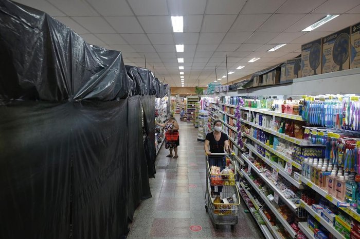 Novas restrições entraram em vigor nesta segunda-feira no RS