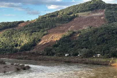 Deslizamento de terra na Serra Gaúcha<!-- NICAID(16046753) -->